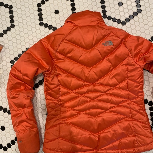 😎 Bright colored NORTH FACE jacket 😎 - Picture 5 of 5